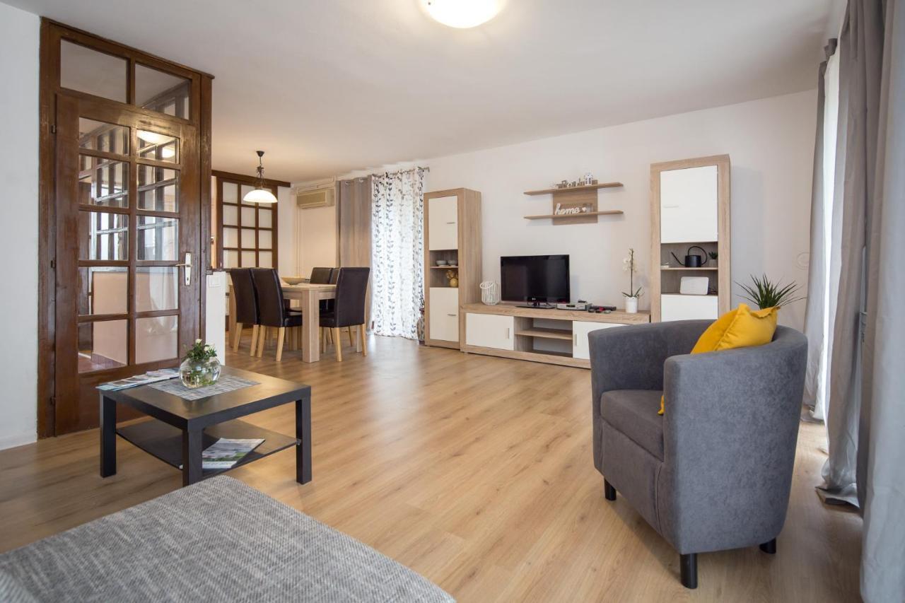 Holiday House Casa Maria Rovinj Bagian luar foto